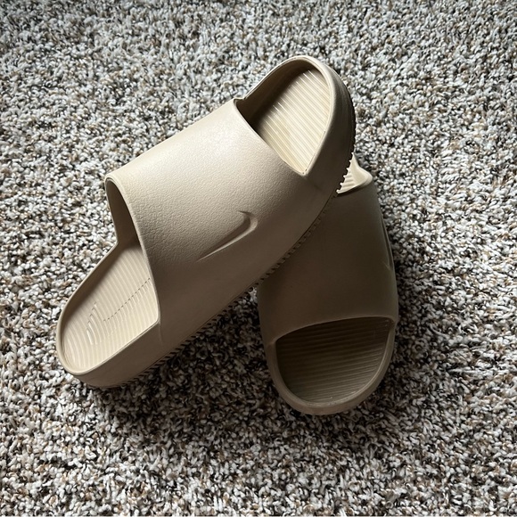 Nike Calm Size 10 men’s slides - Picture 2 of 4